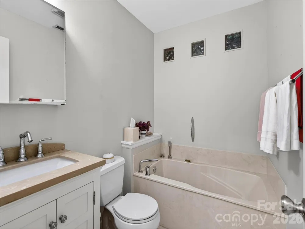 52 Melody Lane Saluda, NC 28773