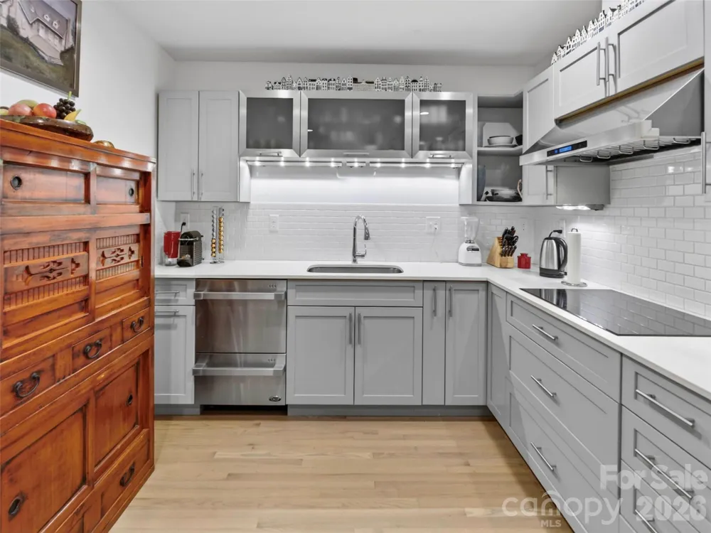 52 Melody Lane Saluda, NC 28773