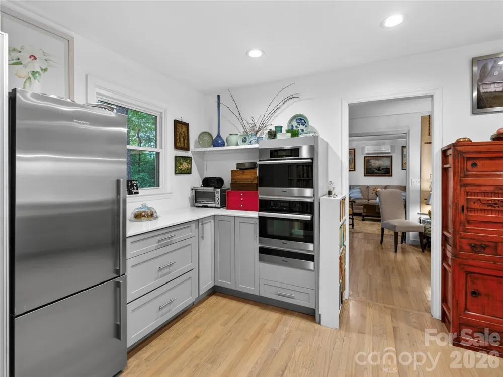 52 Melody Lane Saluda, NC 28773
