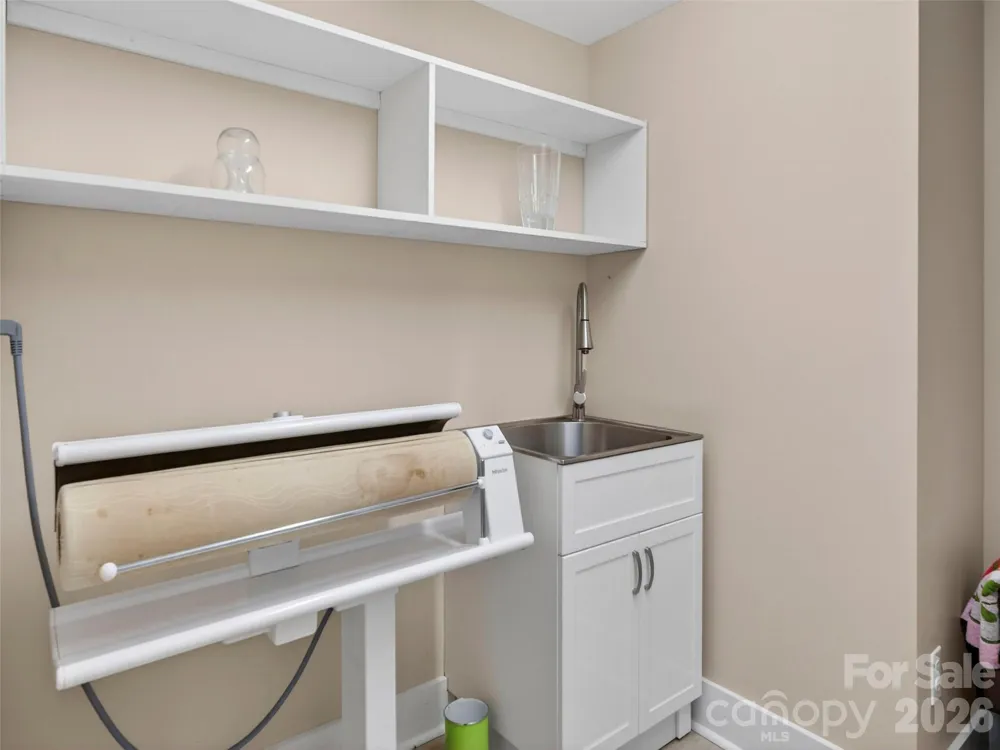 52 Melody Lane Saluda, NC 28773
