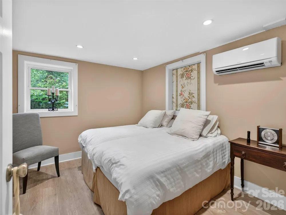 52 Melody Lane Saluda, NC 28773