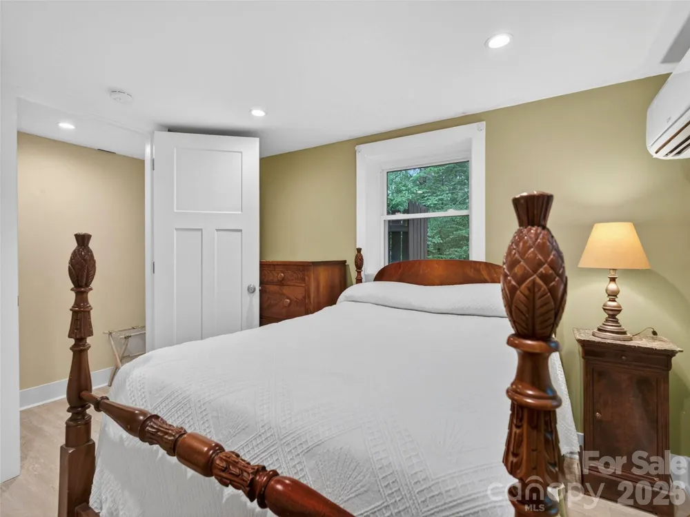 52 Melody Lane Saluda, NC 28773
