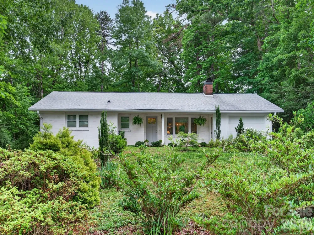 52 Melody Lane Saluda, NC 28773