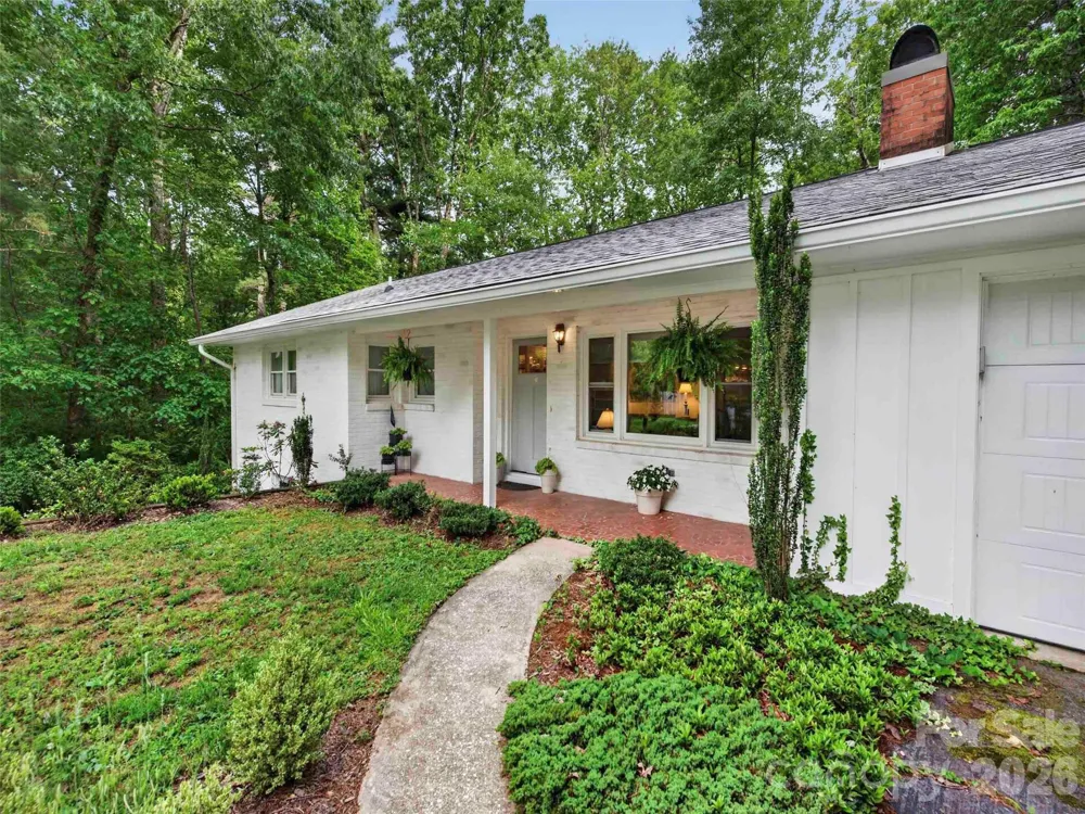52 Melody Lane Saluda, NC 28773