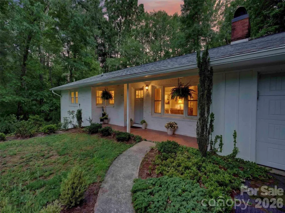 52 Melody Lane Saluda, NC 28773