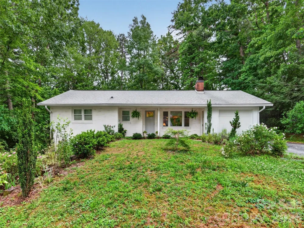 52 Melody Lane Saluda, NC 28773