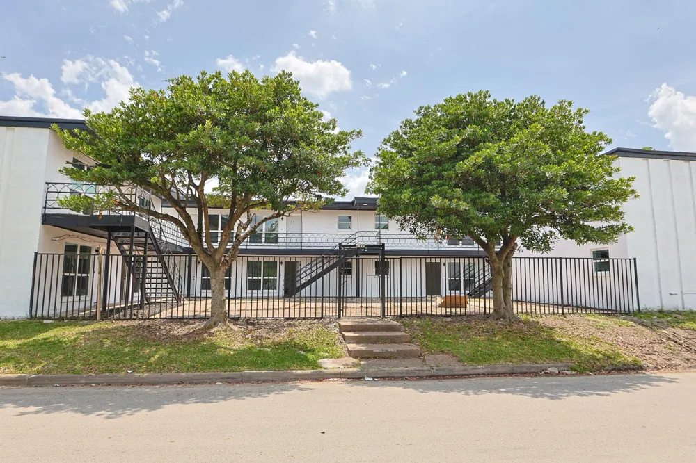 6840 Fairway Drive #4 Houston, TX 77087
