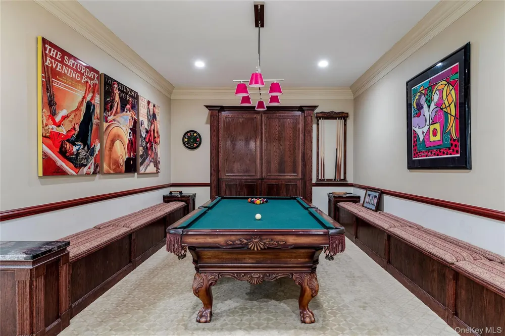 5 Kodiak Drive Woodbury, NY 11797