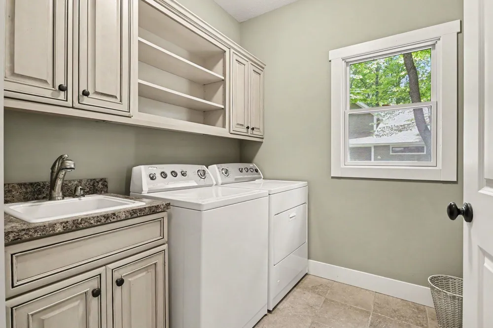 3411 Lake Chapin Drive Berrien Springs, MI 49103