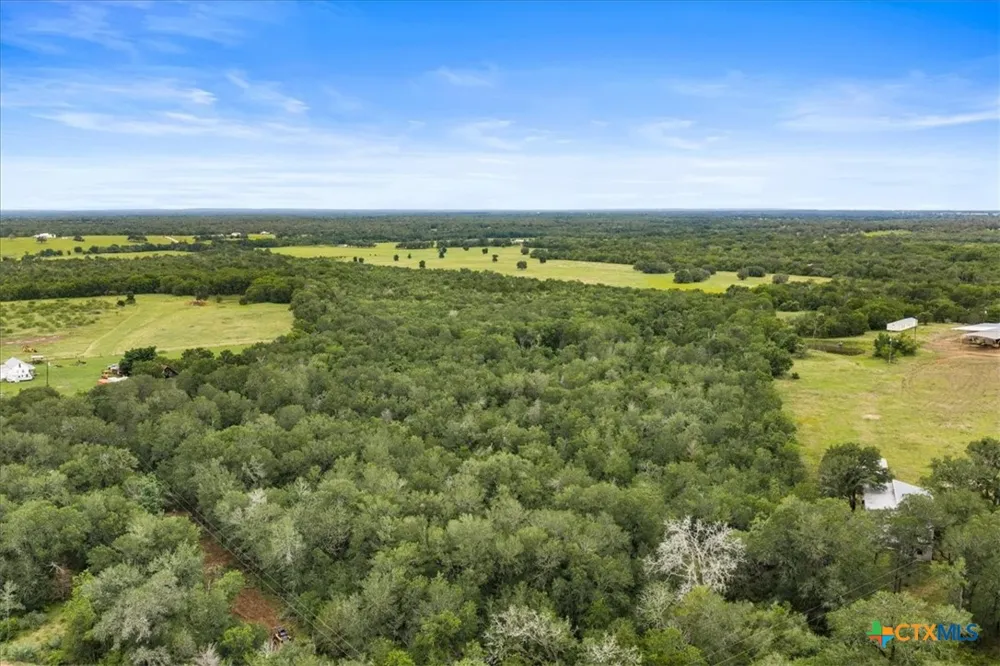 Charcoal Road Waelder, TX 78959