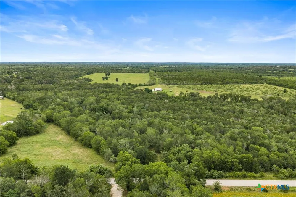 Charcoal Road Waelder, TX 78959