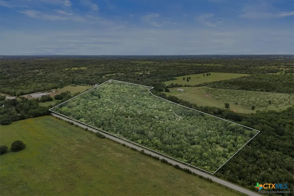 Charcoal Road Waelder, TX 78959
