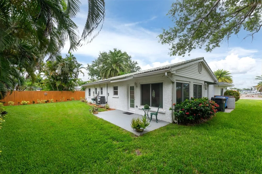 55A DOLPHIN DRIVE Treasure Island, FL 33706