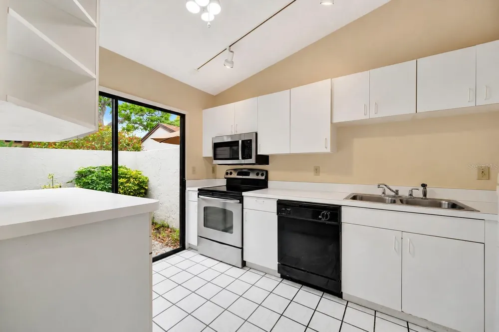 2925 PARK LAKE DRIVE #12 Bradenton, FL 34209