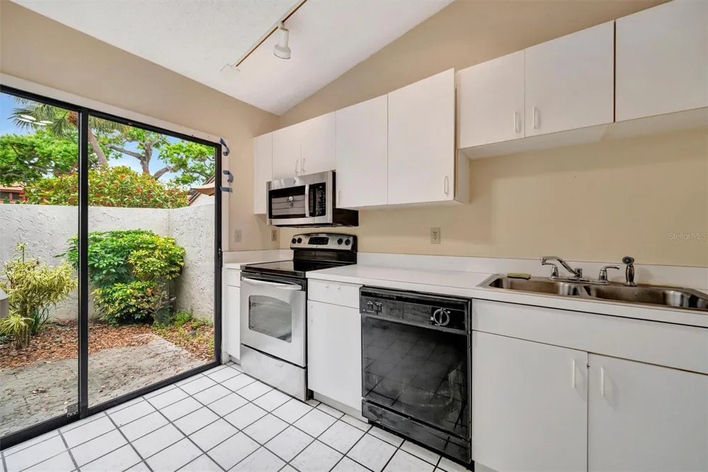 2925 PARK LAKE DRIVE #12 Bradenton, FL 34209