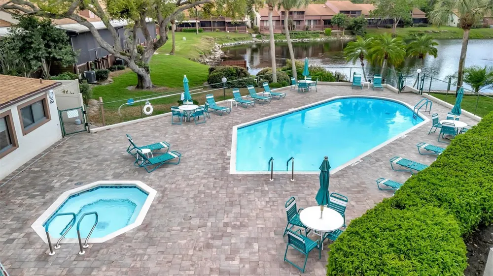 2925 PARK LAKE DRIVE #12 Bradenton, FL 34209