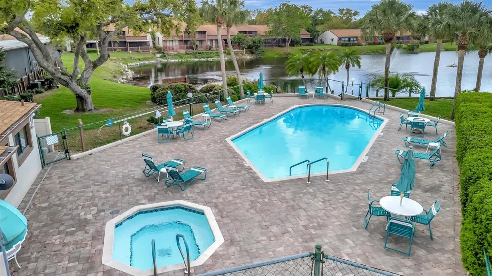 2925 PARK LAKE DRIVE #12 Bradenton, FL 34209