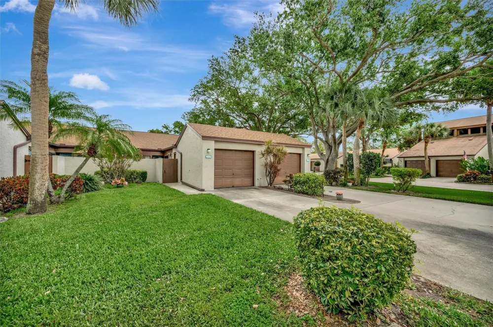 2925 PARK LAKE DRIVE #12 Bradenton, FL 34209