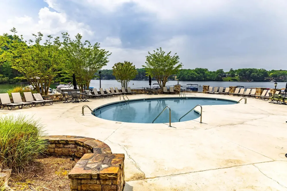 111 Cotswold Court Statesville, NC 28677