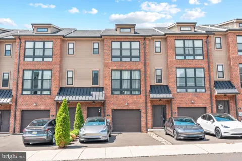 8 SIENNA PLACE