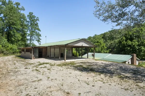 1110 King Rd Centerville, TN 37033