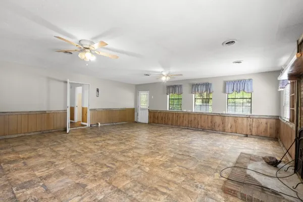 1110 King Rd Centerville, TN 37033