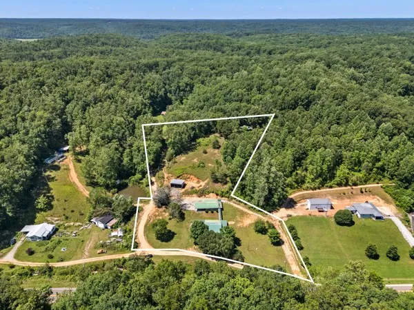 1110 King Rd Centerville, TN 37033