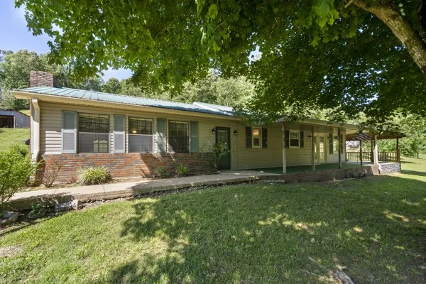 1110 King Rd Centerville, TN 37033
