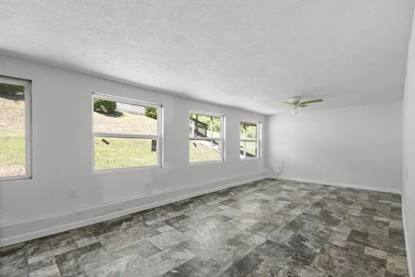 1110 King Rd Centerville, TN 37033