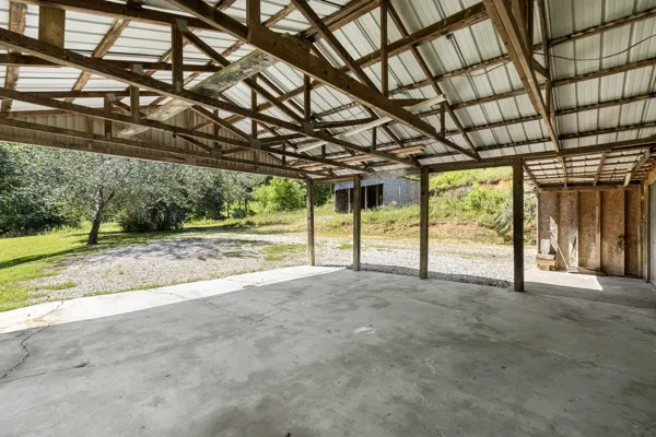 1110 King Rd Centerville, TN 37033