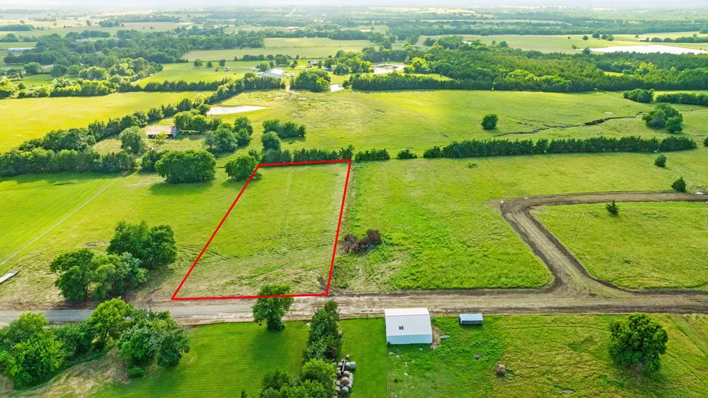 393 Private Road 33261 Sumner, TX 75486