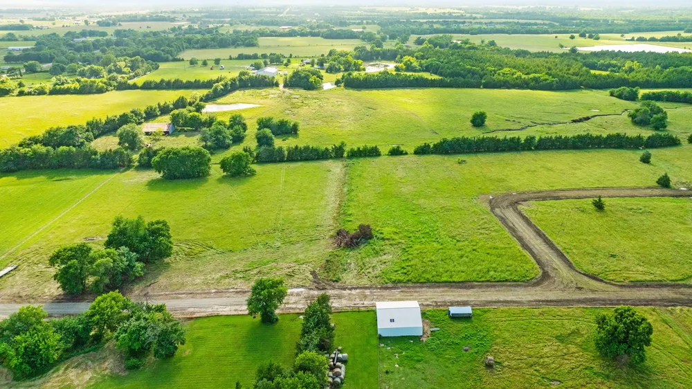 393 Private Road 33261 Sumner, TX 75486