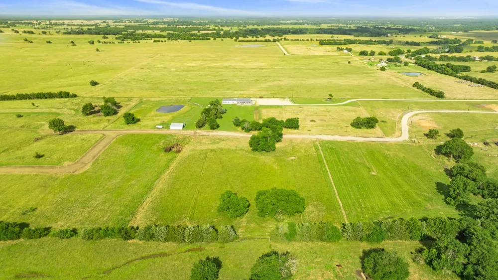 393 Private Road 33261 Sumner, TX 75486