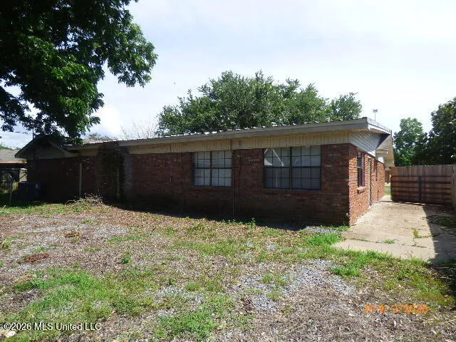 166 Lee Avenue Vidalia, LA 71373