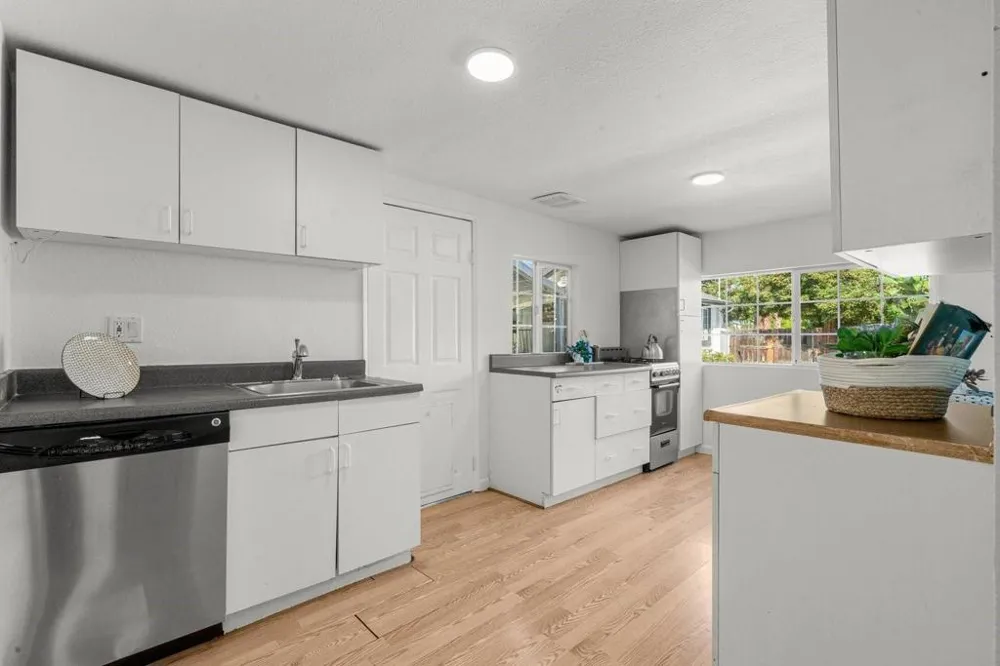 1131 Shamrock Drive Campbell, CA 95008