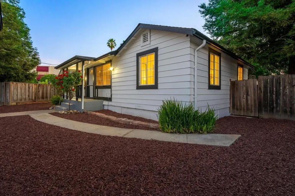 1131 Shamrock Drive Campbell, CA 95008