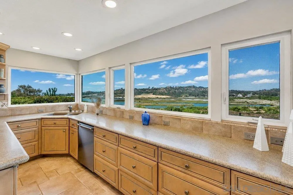 942 Santa Hidalga Solana Beach, CA 92075