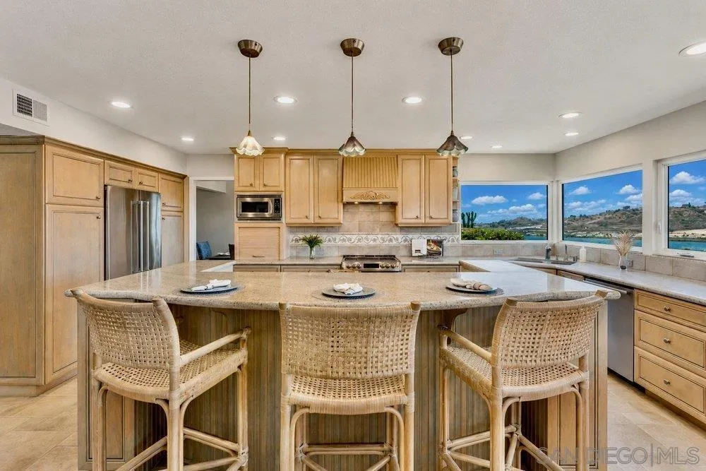 942 Santa Hidalga Solana Beach, CA 92075