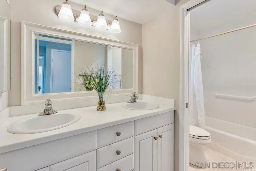 942 Santa Hidalga Solana Beach, CA 92075