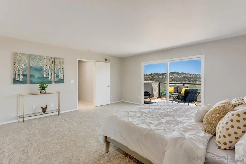 942 Santa Hidalga Solana Beach, CA 92075