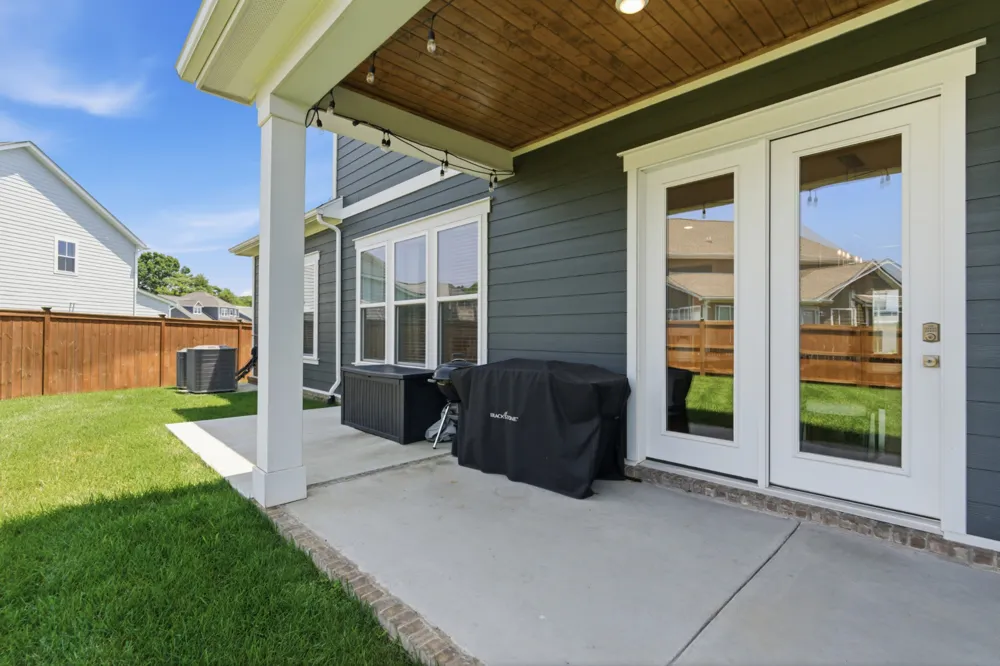 2009 Ellsworth Ln Arrington, TN 37014