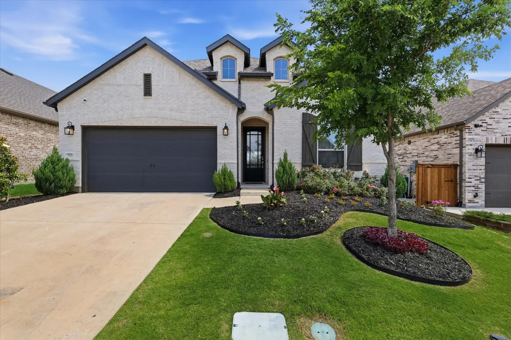 9521 Leisure Pace Lane Oak Point, TX 75068