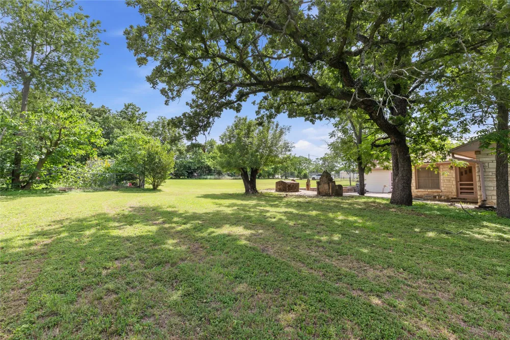 500 E Ham Avenue De Leon, TX 76444