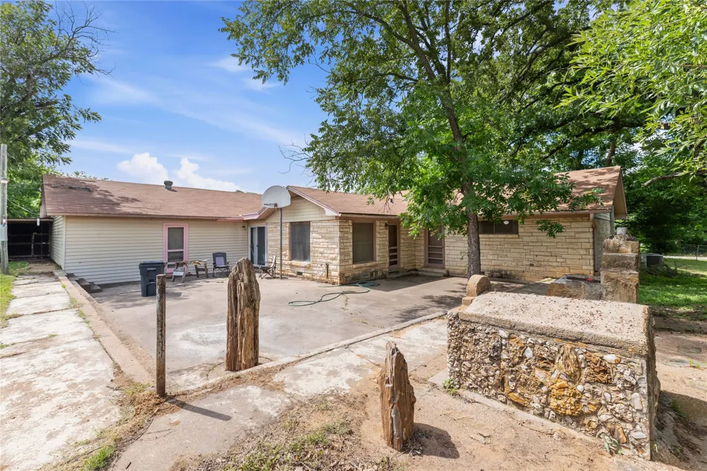 500 E Ham Avenue De Leon, TX 76444