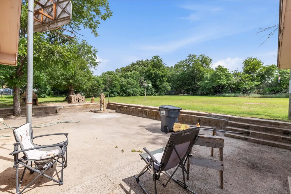 500 E Ham Avenue De Leon, TX 76444