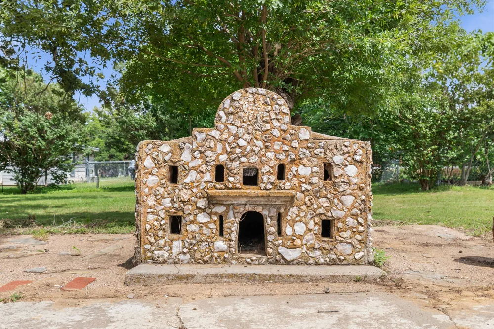 500 E Ham Avenue De Leon, TX 76444