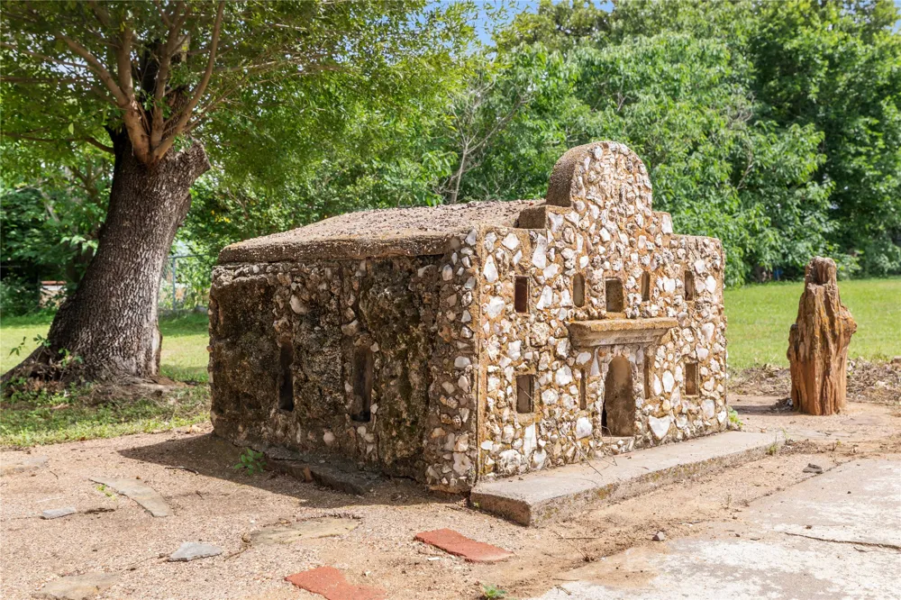 500 E Ham Avenue De Leon, TX 76444