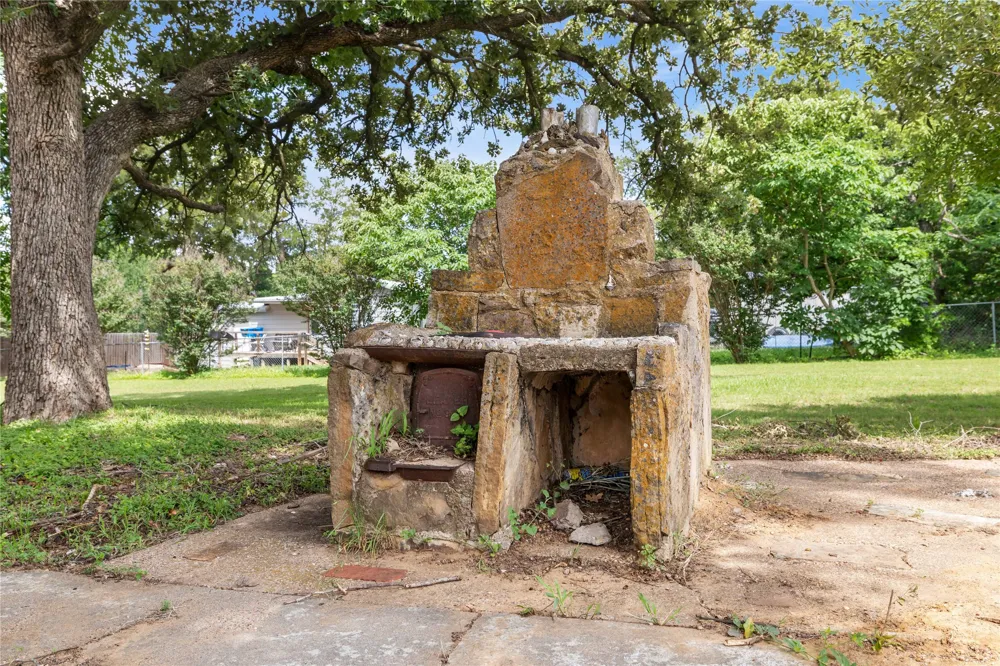 500 E Ham Avenue De Leon, TX 76444