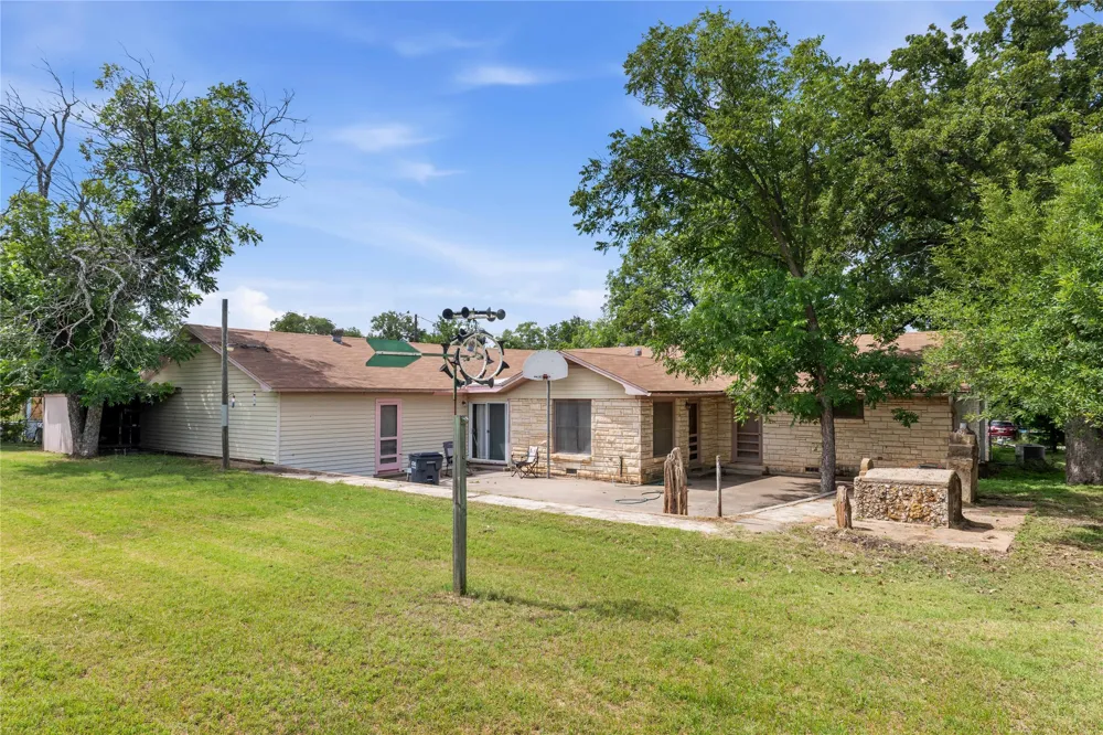 500 E Ham Avenue De Leon, TX 76444
