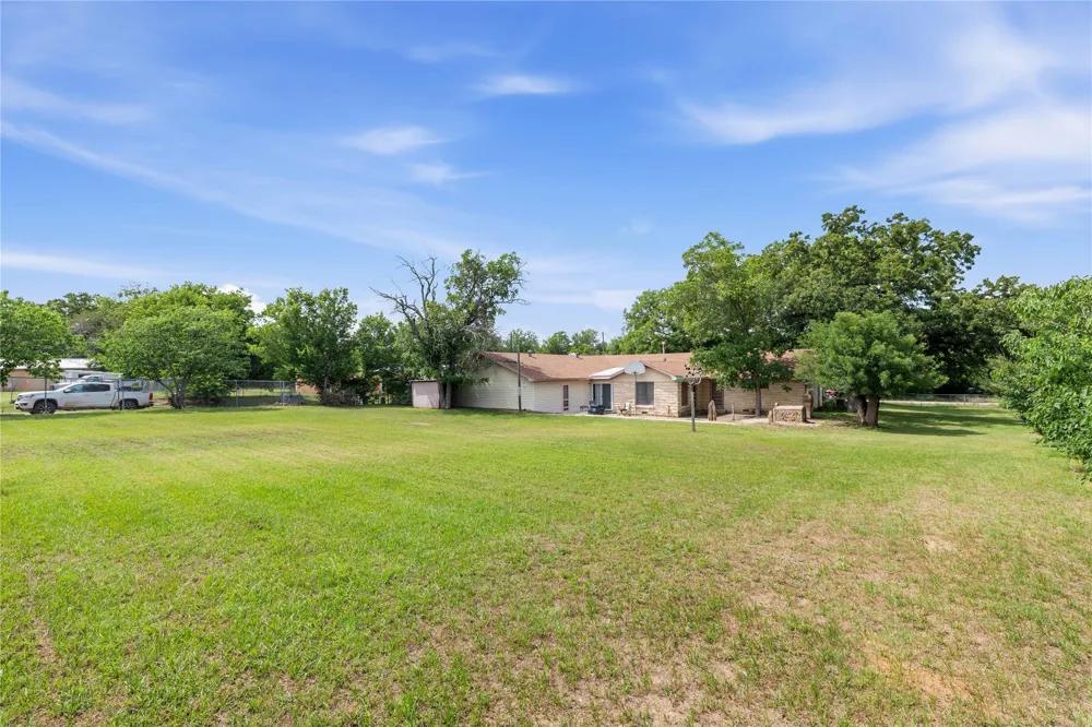 500 E Ham Avenue De Leon, TX 76444
